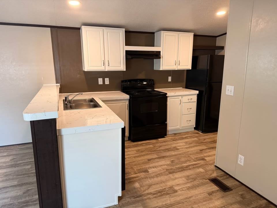214 Marie St - Photo 6 of 17