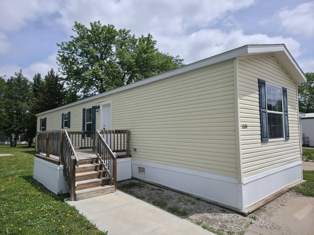 1324 W Harbour Blvd #157 - Photo 4 of 27
