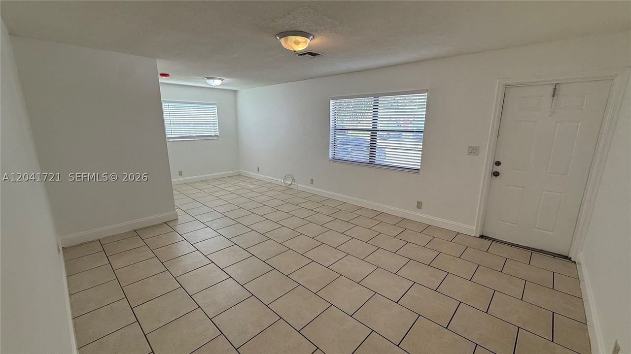 6421 Nw 20th Ct #6421 - Photo 5 of 17