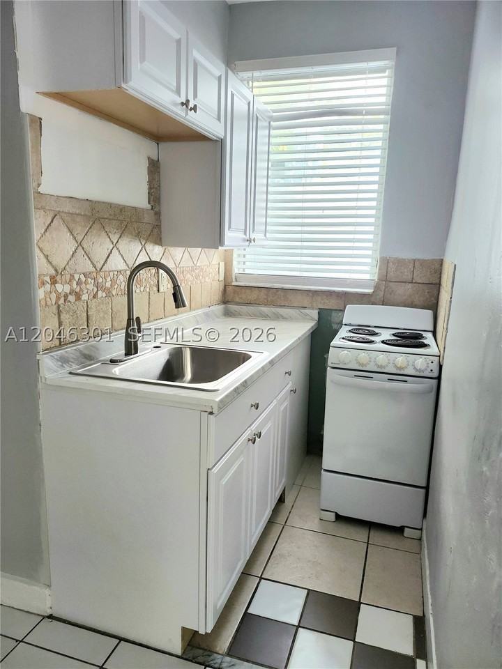 1507 Meridian Ave #7 - Photo 7 of 14