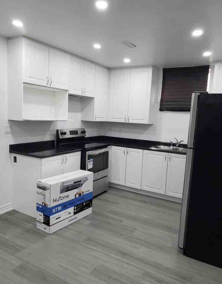 9 Stott Ave - Photo 4 of 8