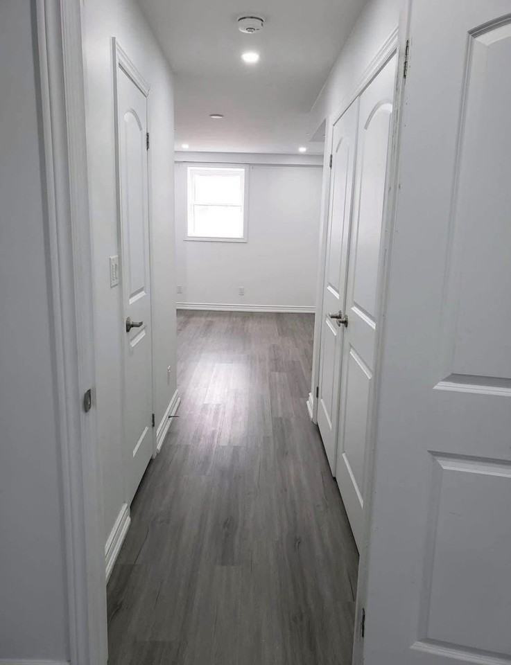 9 Stott Ave - Photo 3 of 8