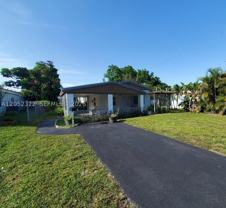 1435 Ne 179th St - Photo 1 of 1