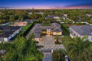 featured image of 10005 Sw 66th St