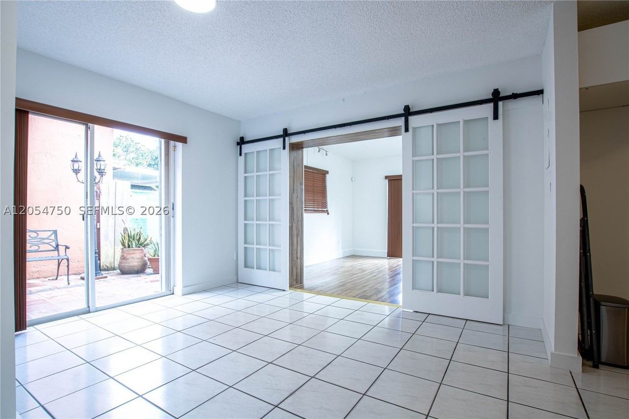 16227 Sw 139th Ct - Photo 4 of 34
