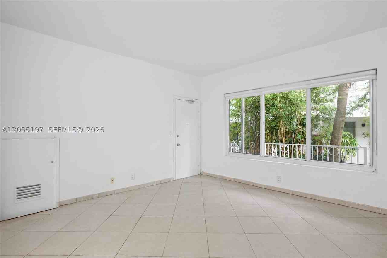 1420 16th St #1 - Photo 6 of 24