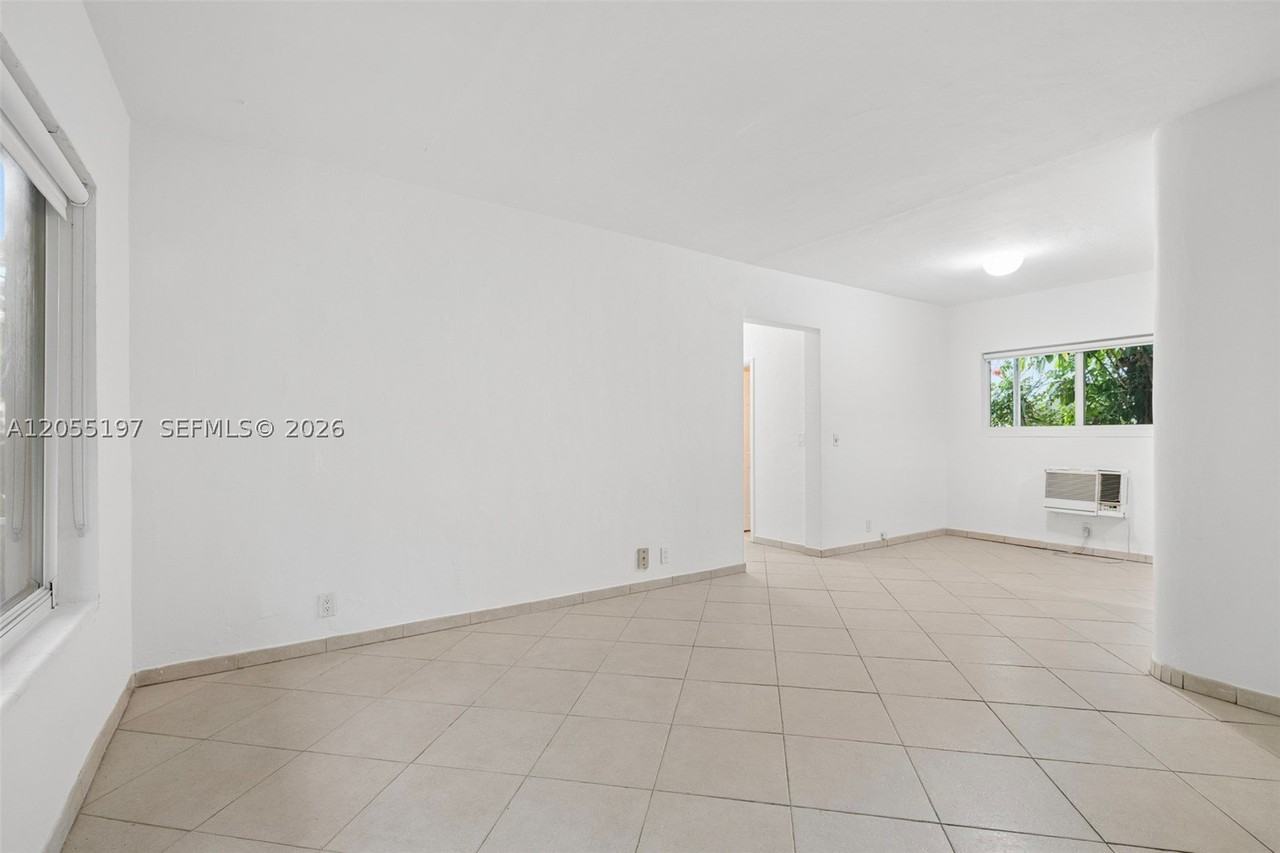 1420 16th St #1 - Photo 7 of 24