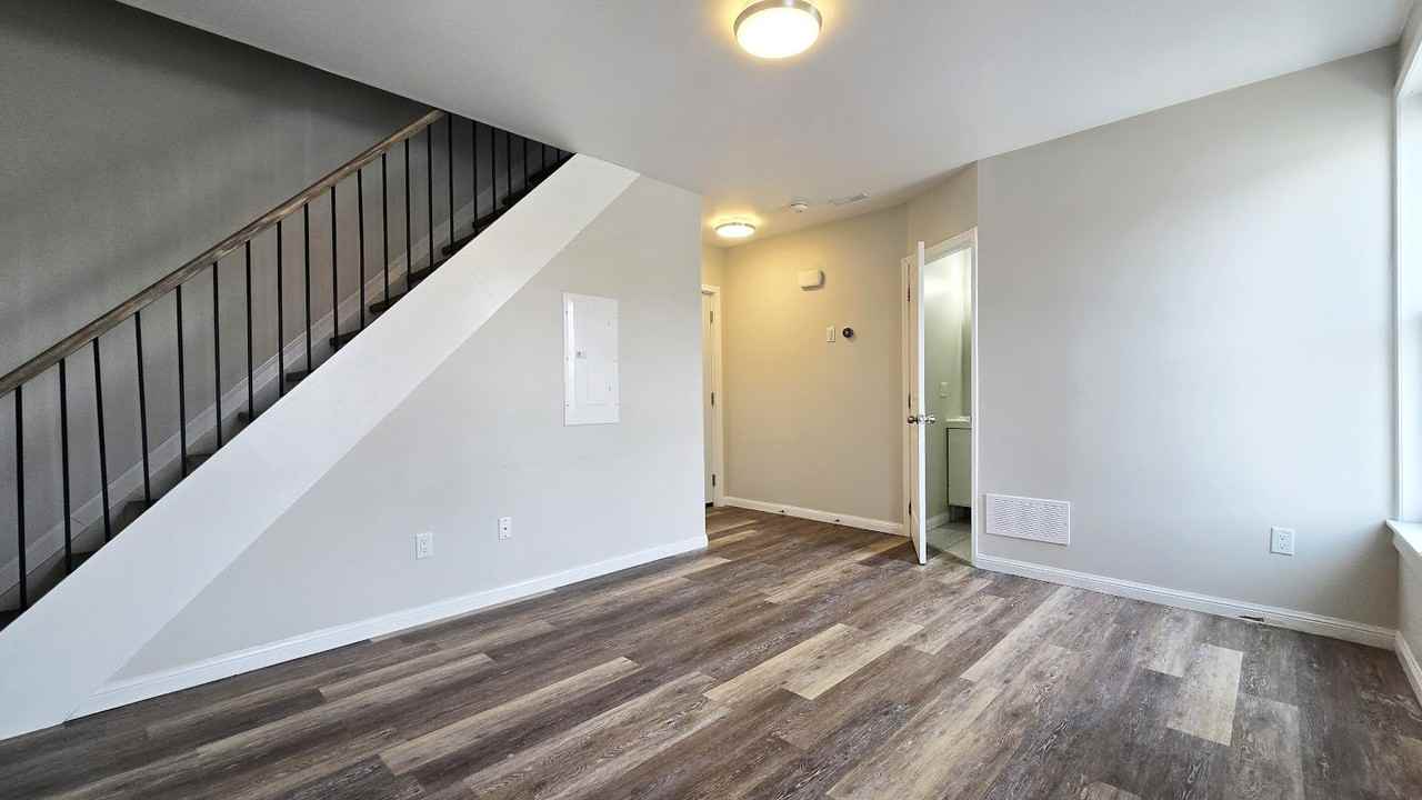44 Front Street South #4 - Photo 2 of 10