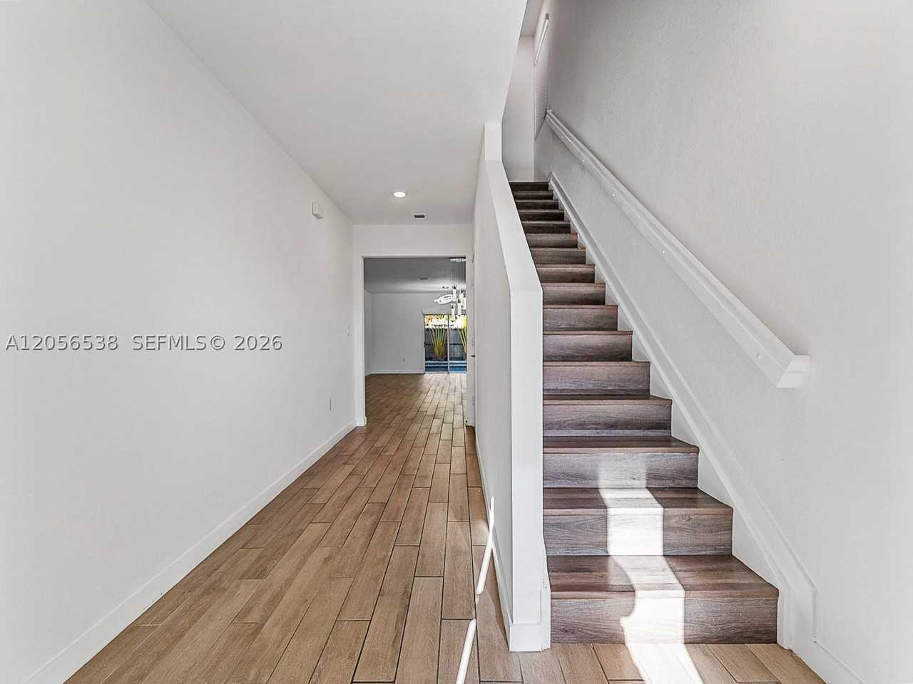 501 Ne 6th Ct - Photo 7 of 47