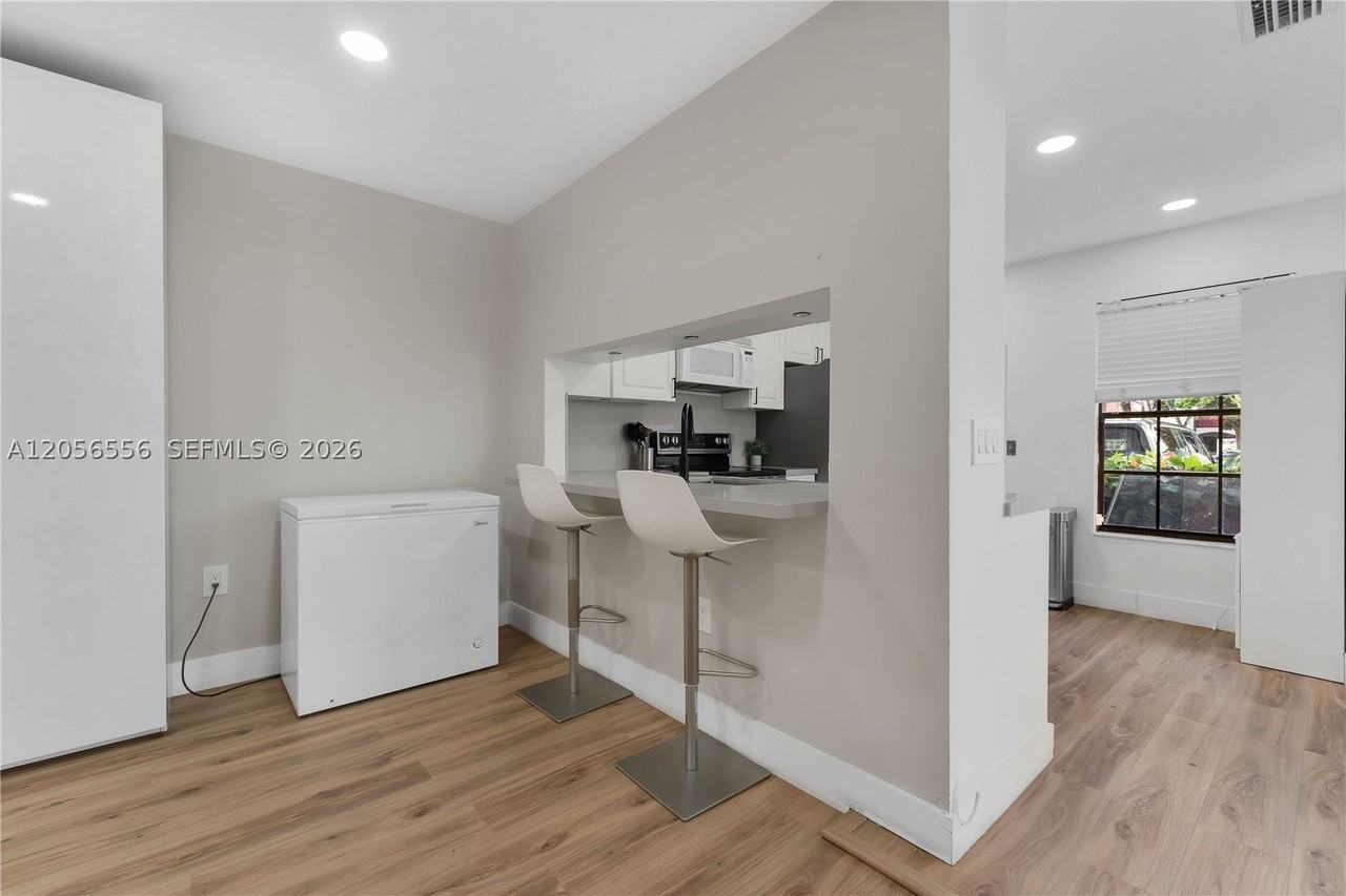 20903 Leeward Ct #311-1 - Photo 6 of 26