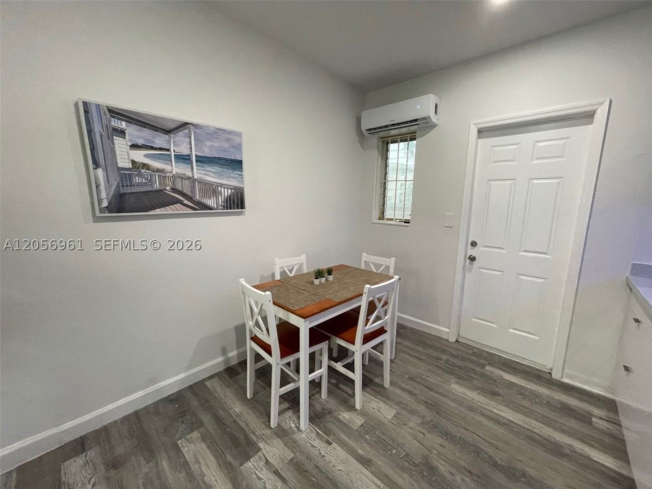 1117 Sw 37th Ave #3 - Photo 3 of 11