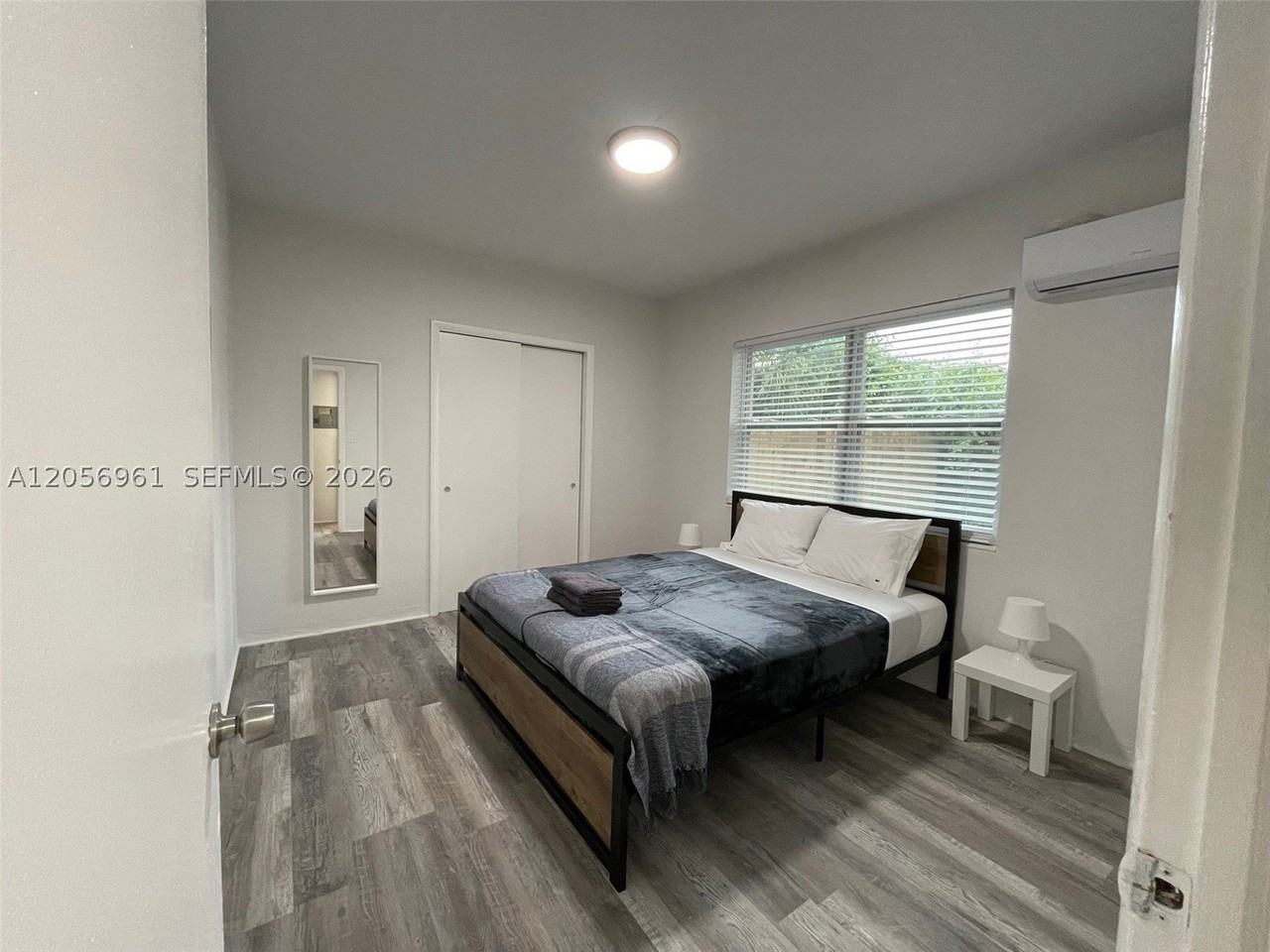1117 Sw 37th Ave #3 - Photo 5 of 11