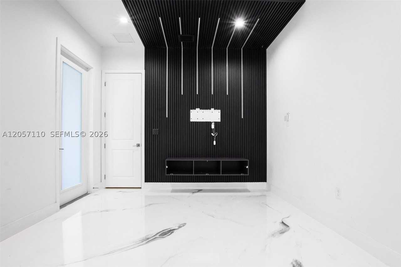 17745 Sw 45th St #0 - Photo 6 of 16