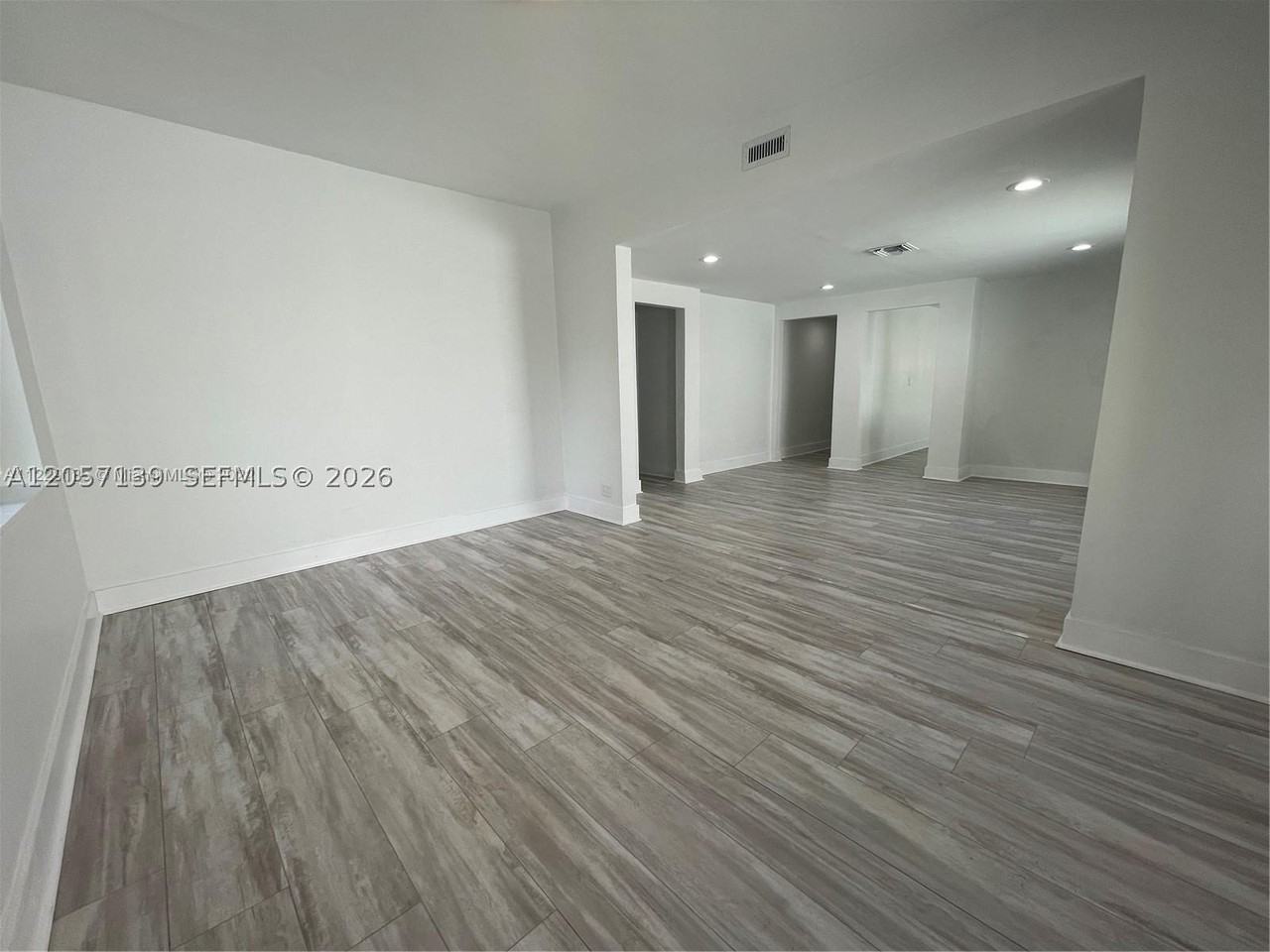 1520 Sw 10th St - Photo 5 of 23