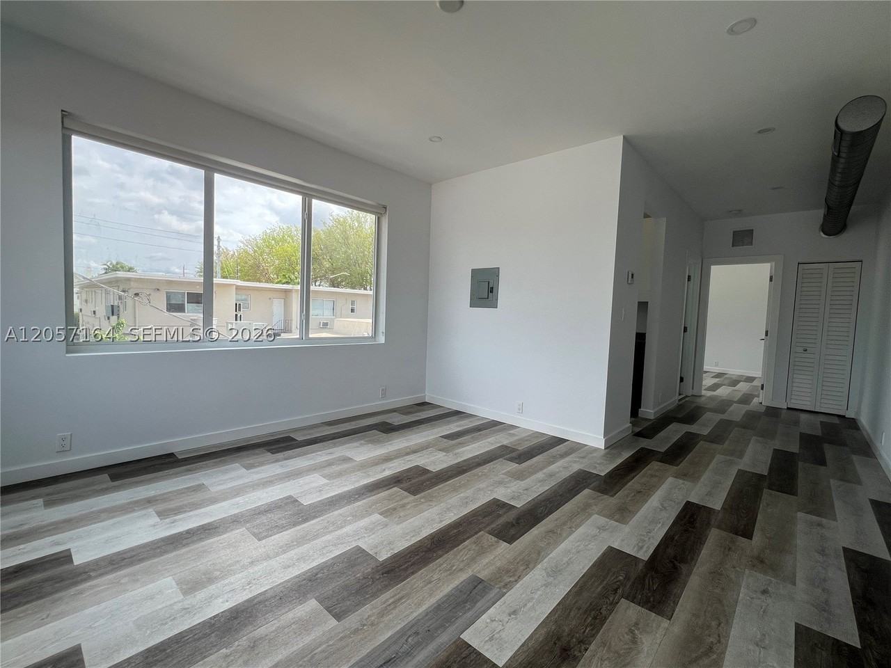 1814 Sw 22nd Ave #11 - Photo 5 of 17