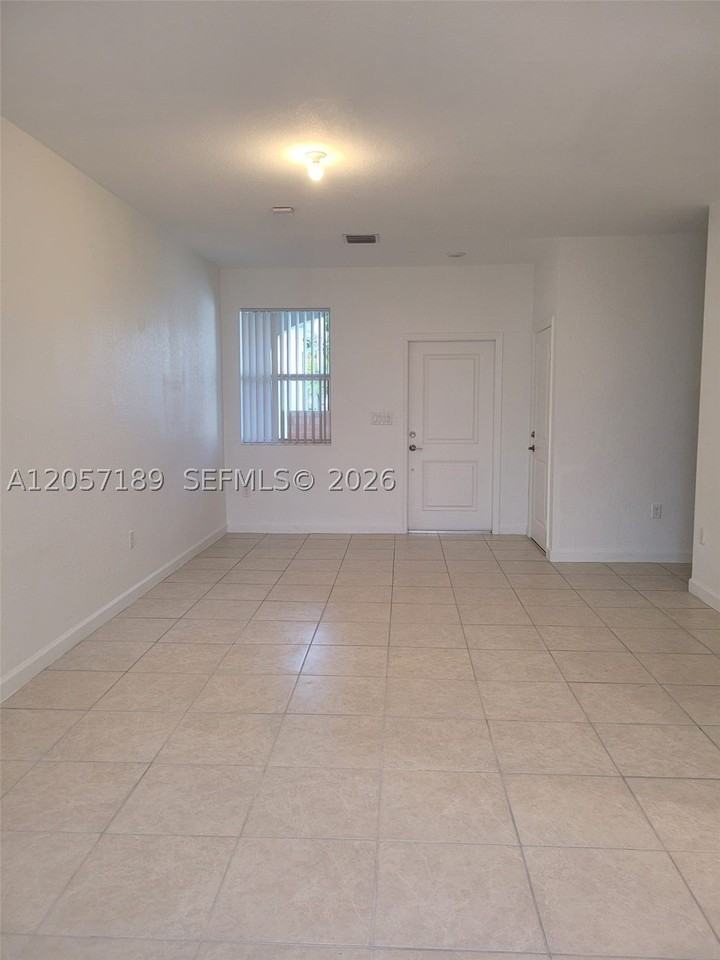 2685 Se 13th St #2685 - Photo 3 of 18