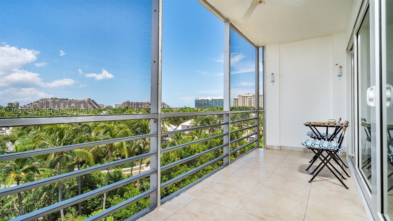 555 Crandon Blvd #71 - Photo 3 of 15