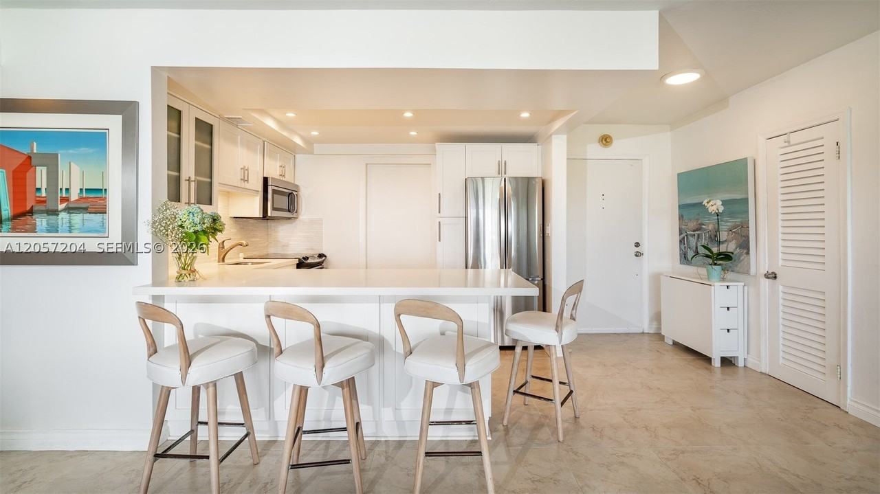 555 Crandon Blvd #71 - Photo 5 of 15