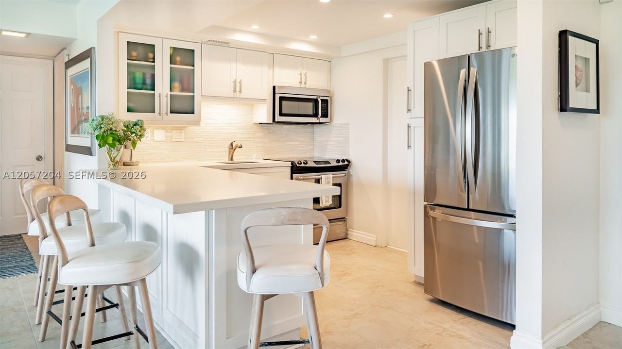 555 Crandon Blvd #71 - Photo 6 of 15