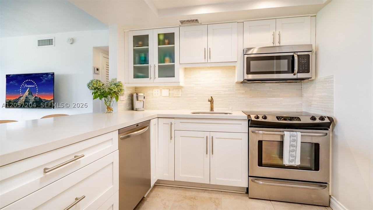 555 Crandon Blvd #71 - Photo 7 of 15