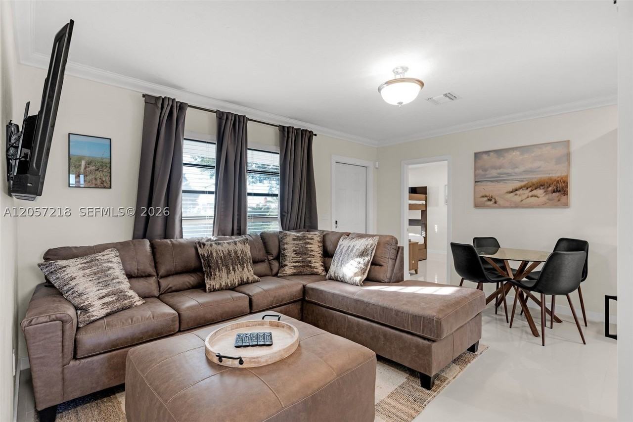 1075 Ne 12th Ave #1075 - Photo 6 of 44
