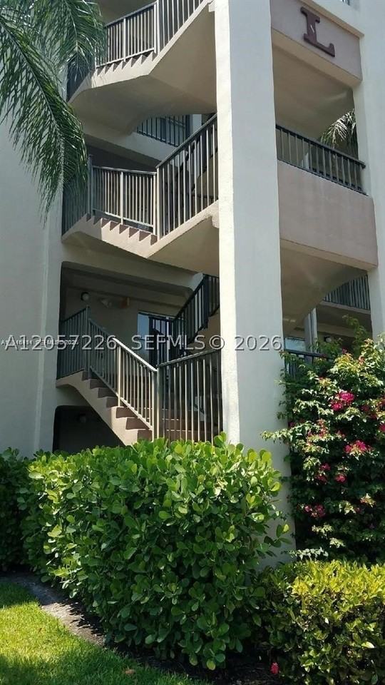 550 Sw 137th Ave #101L - Photo 3 of 21