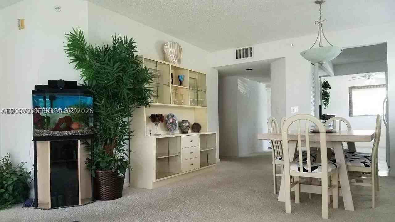 550 Sw 137th Ave #101L - Photo 7 of 21