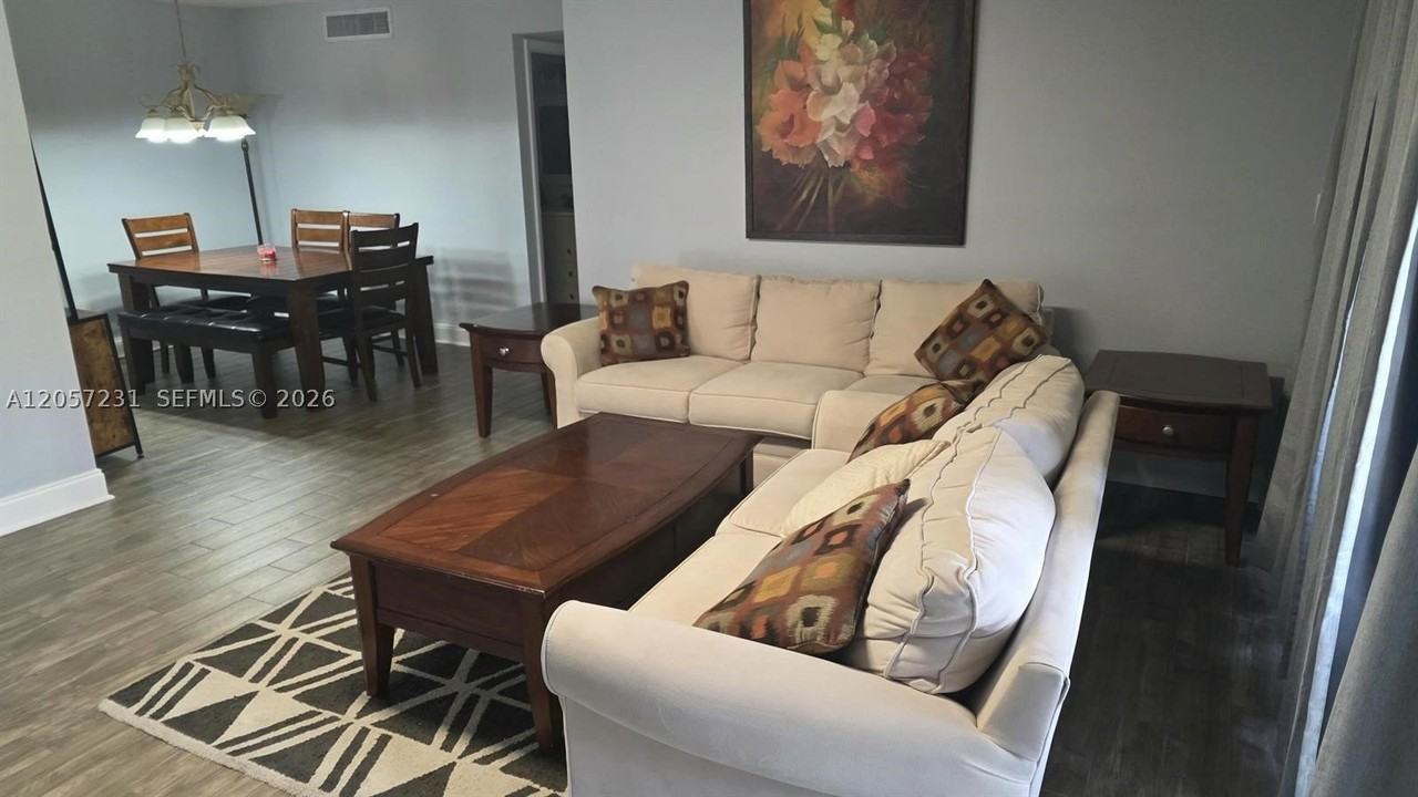 524 Osprey Dr #10B - Photo 2 of 23