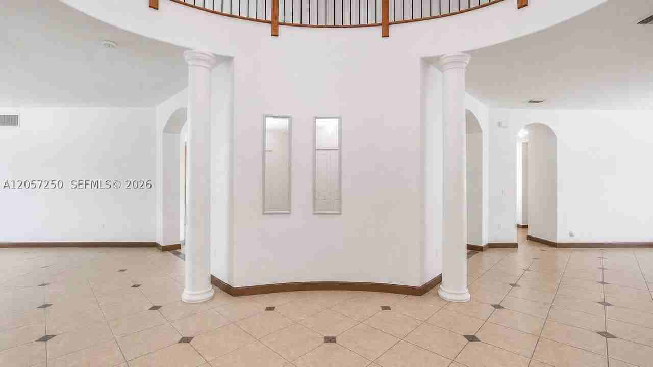 7833 Sw 194th Ter - Photo 3 of 44