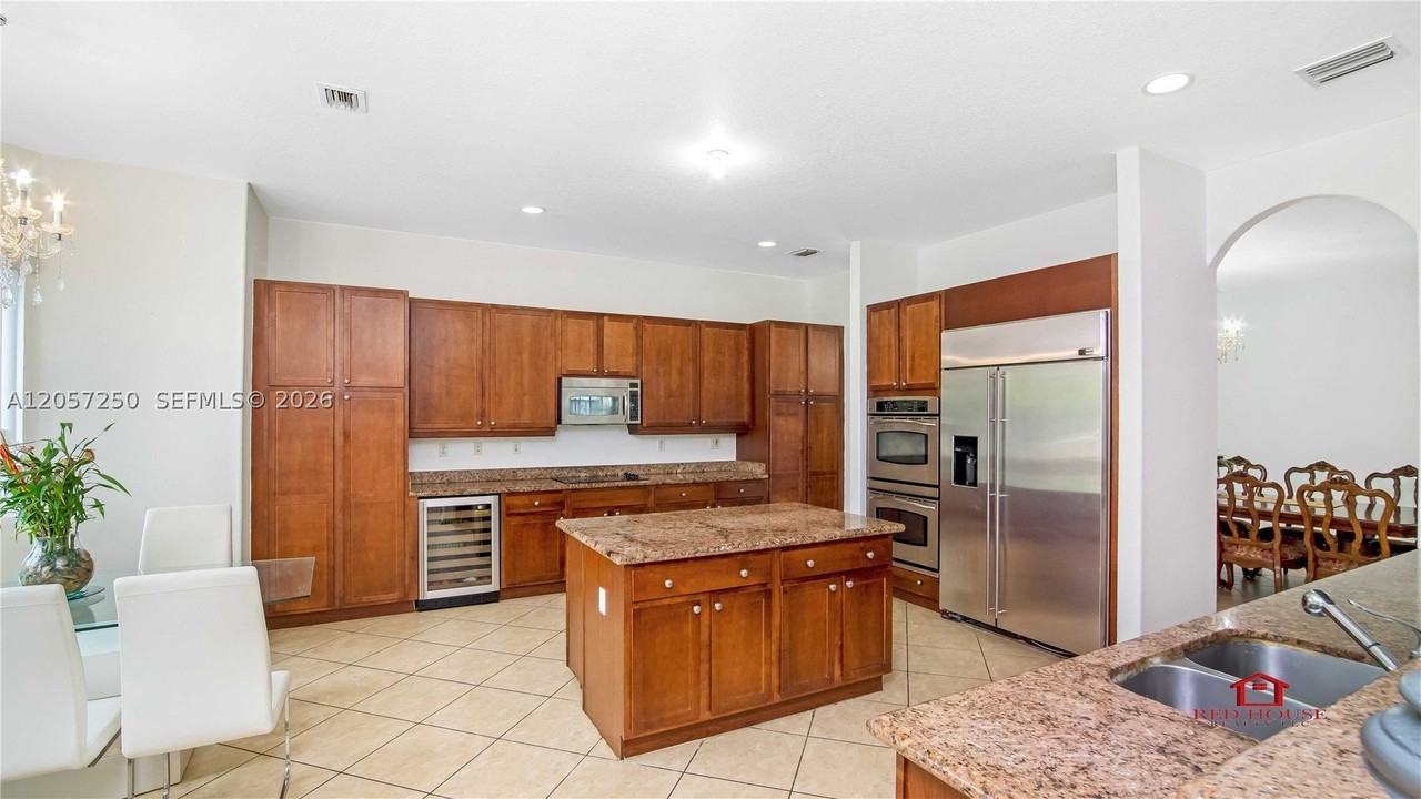 7833 Sw 194th Ter - Photo 7 of 44