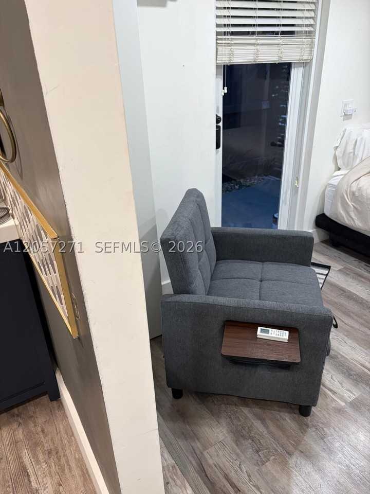 840 Ne 159th St #1 - Photo 4 of 6
