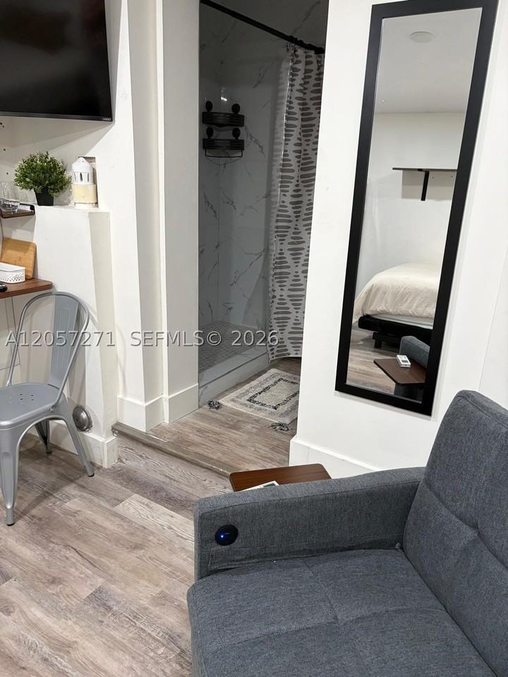 840 Ne 159th St #1 - Photo 5 of 6