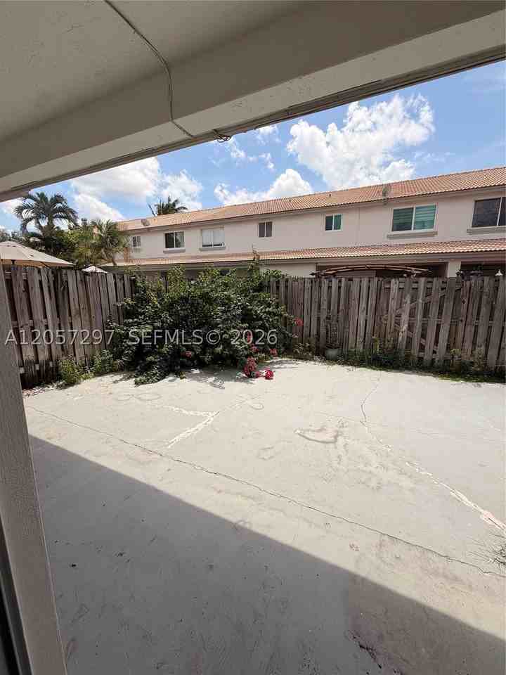 7446 Sw 162nd Ct - Photo 6 of 10