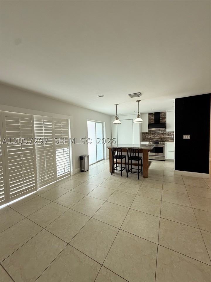 7446 Sw 162nd Ct - Photo 7 of 10