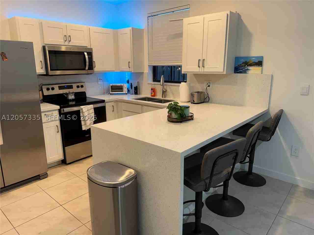 270 Ne 12th St #270 - Photo 2 of 23