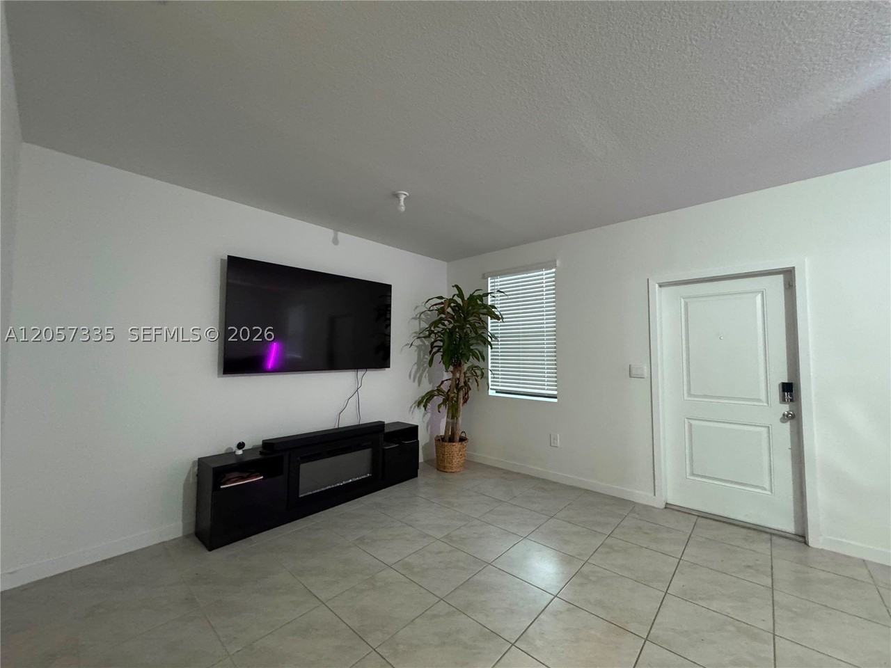 270 Ne 12th St #270 - Photo 5 of 23