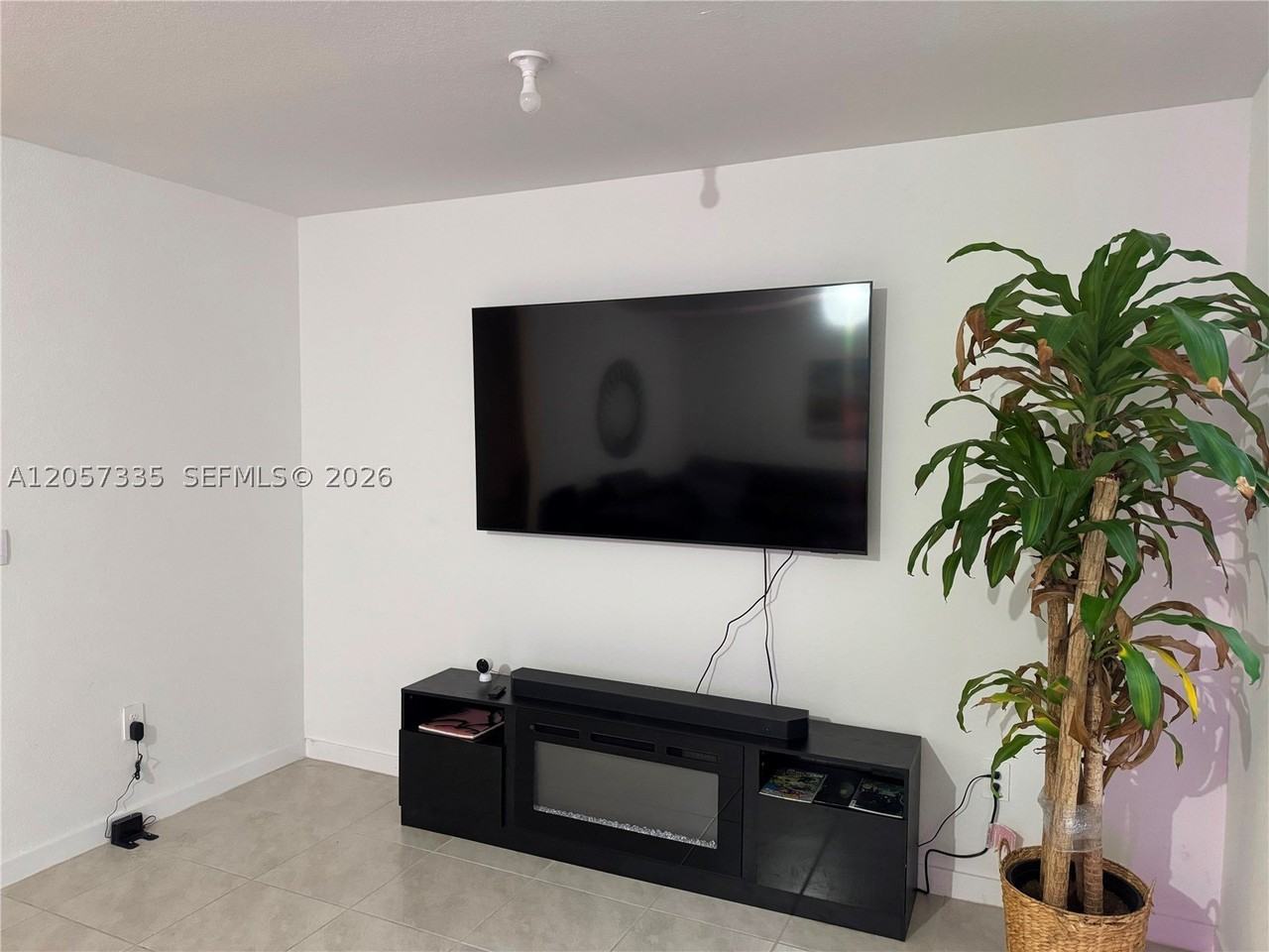270 Ne 12th St #270 - Photo 6 of 23