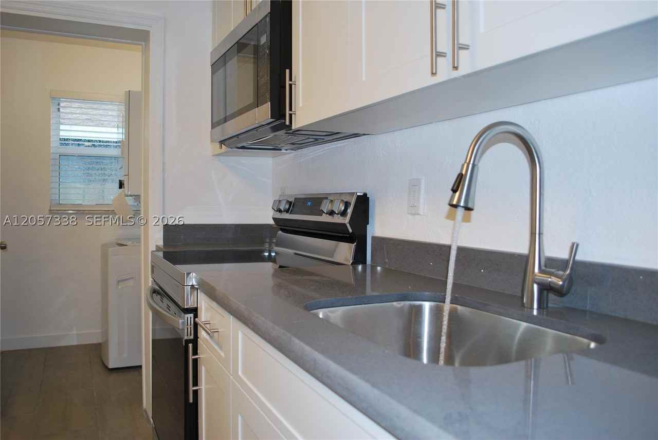 3641 Ne 1st Ter #3641 - Photo 3 of 8