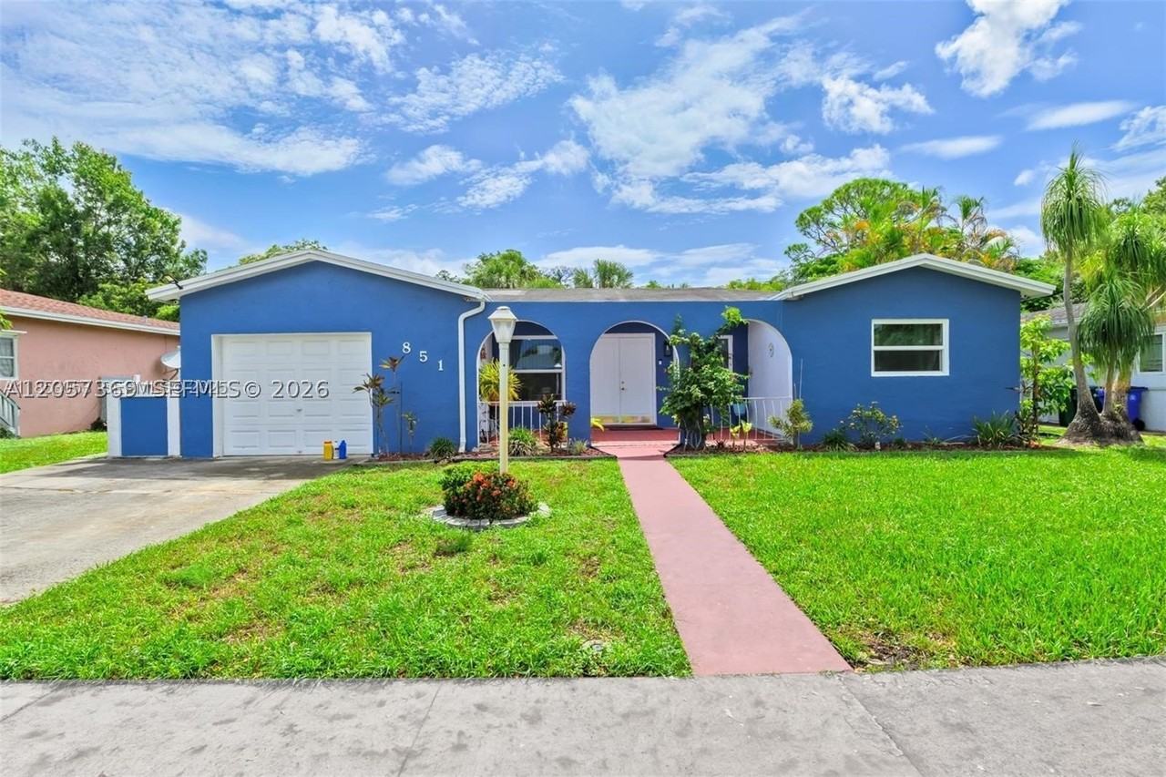 851 Sw 49th Ter #1 - Photo 3 of 27