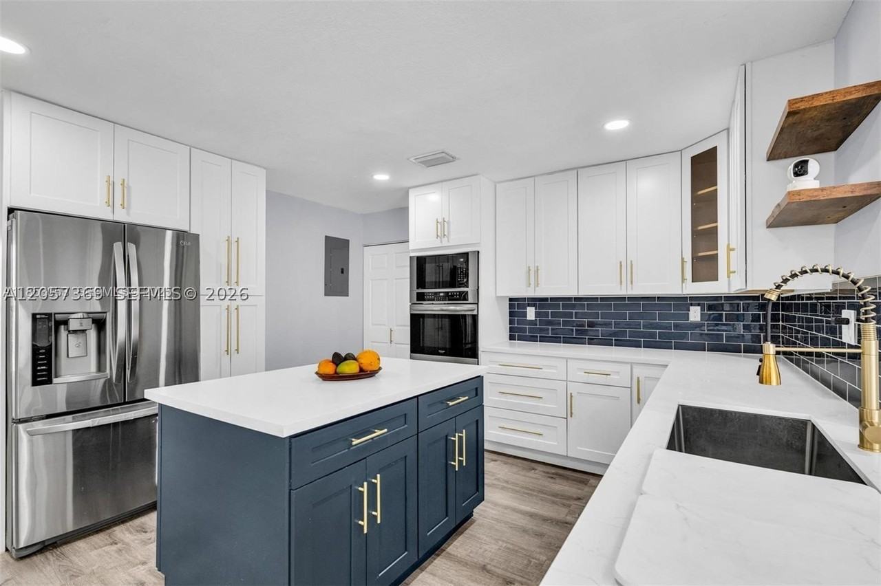 851 Sw 49th Ter #1 - Photo 6 of 27