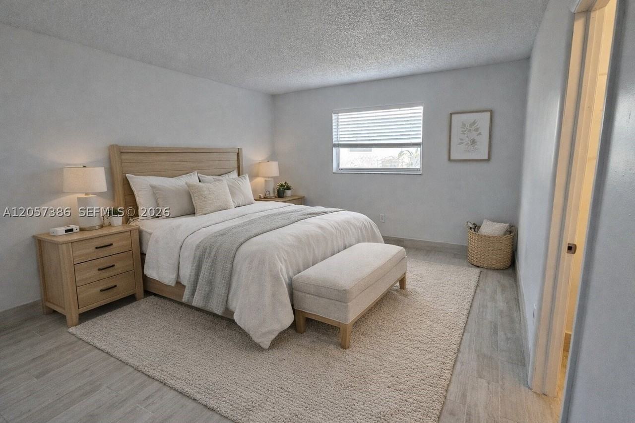 4621 Sw 33rd Ave #1 - Photo 6 of 16