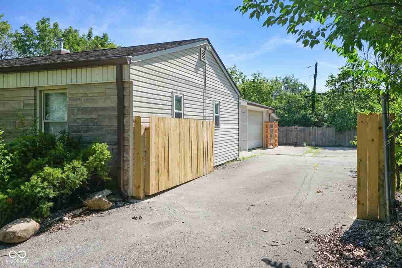 3375 Payton Ave - Photo 3 of 34