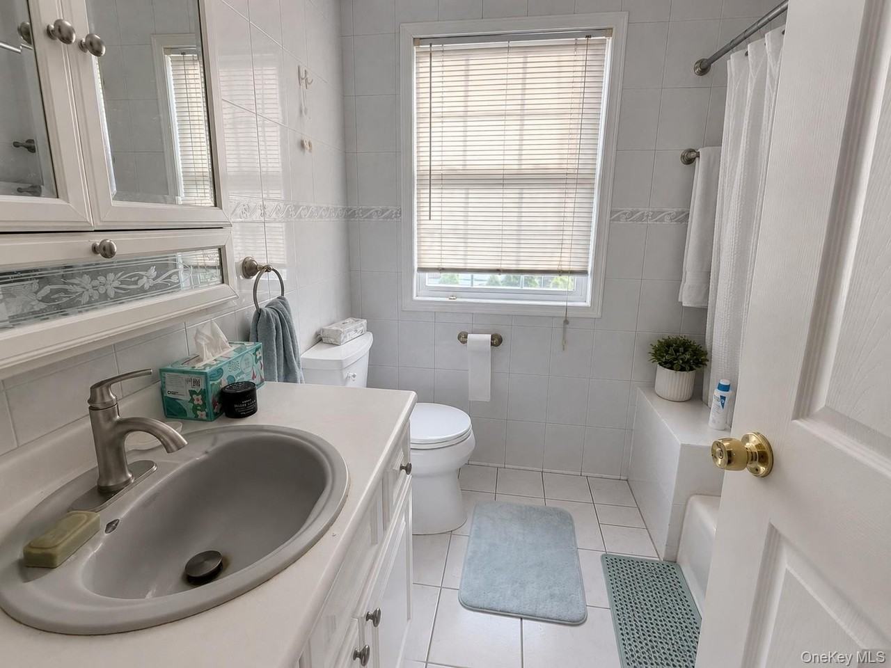 35 Willis Ave - Photo 7 of 9