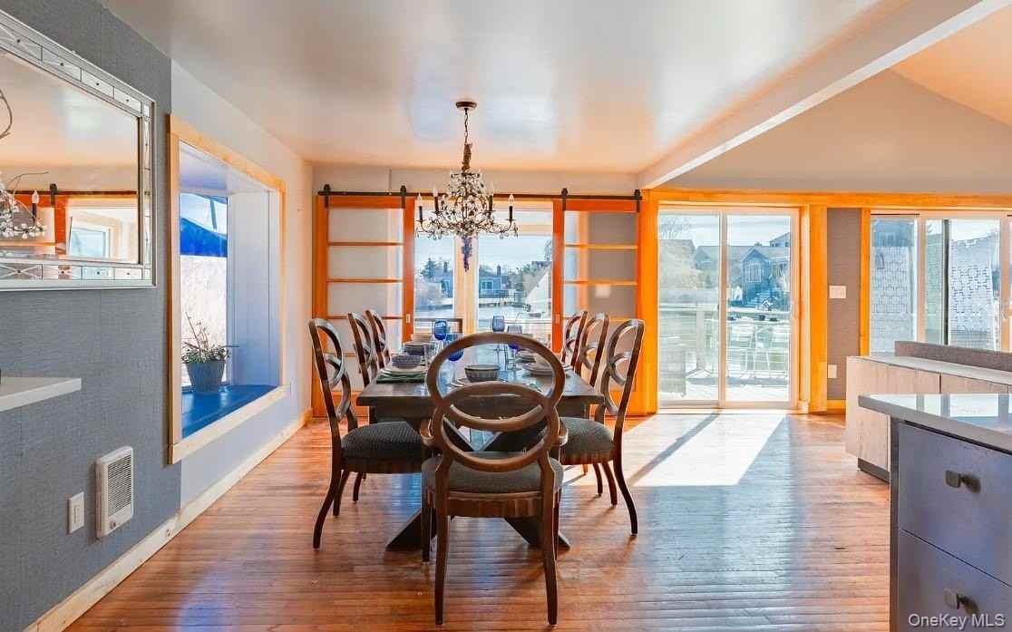 91 S Penataquit Ave - Photo 6 of 30