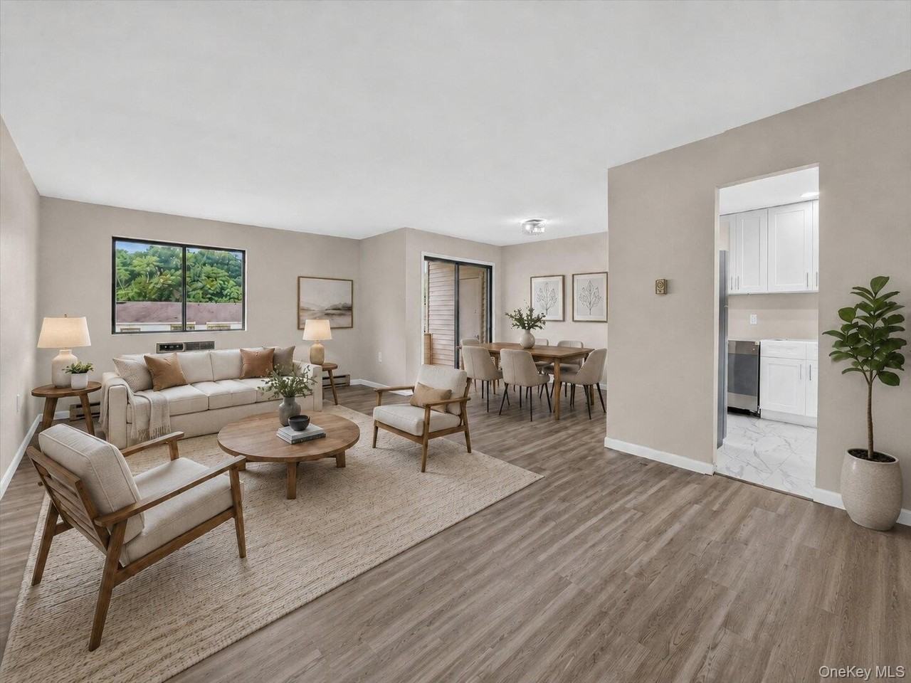 14 Scarborough Ln #D - Photo 3 of 19