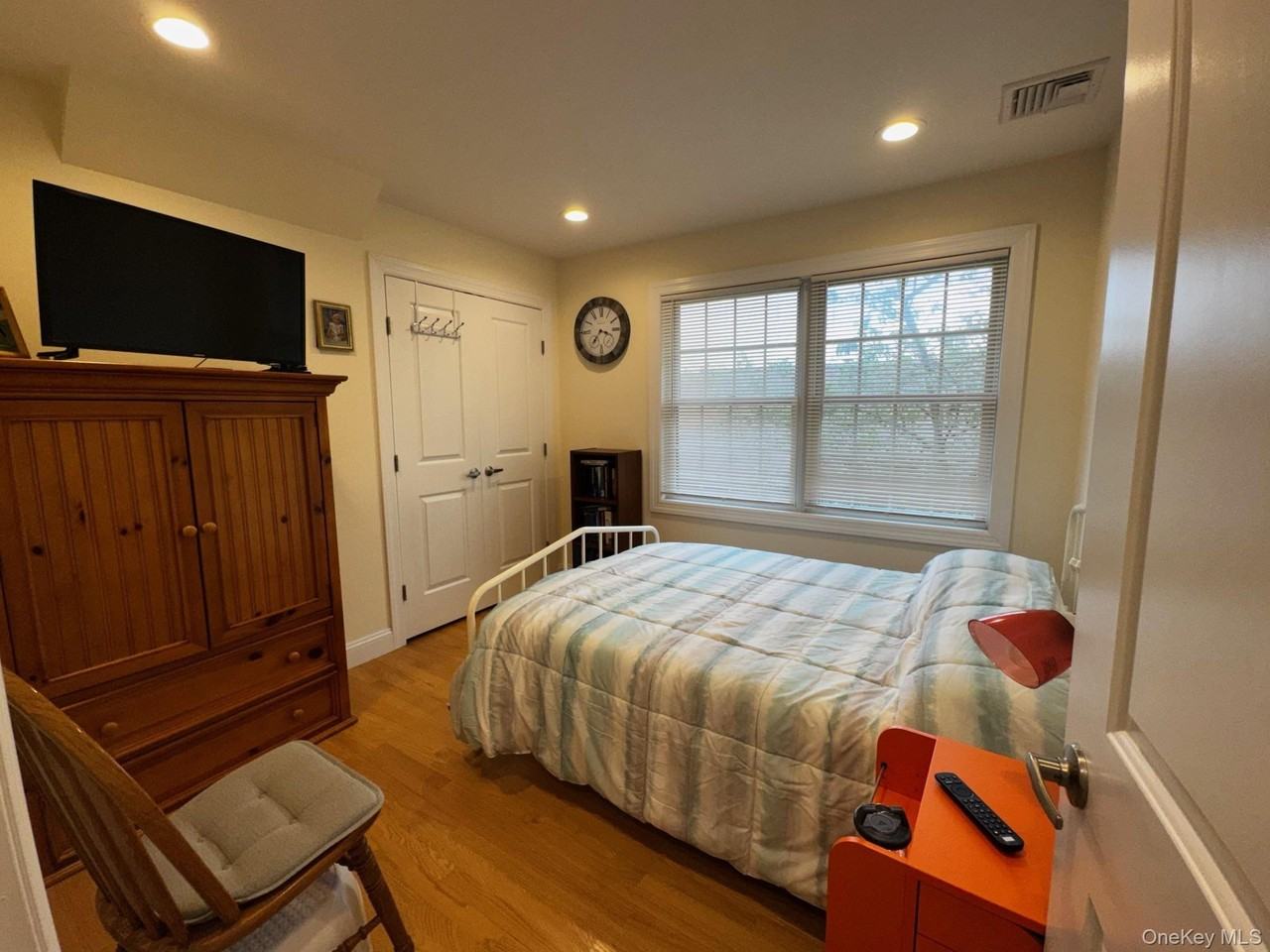 621 E Olive St #2 - Photo 5 of 23