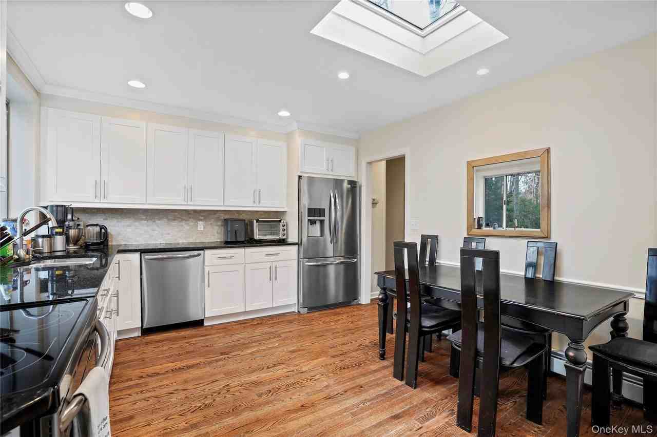 28 Sprain Valley Rd - Photo 7 of 27