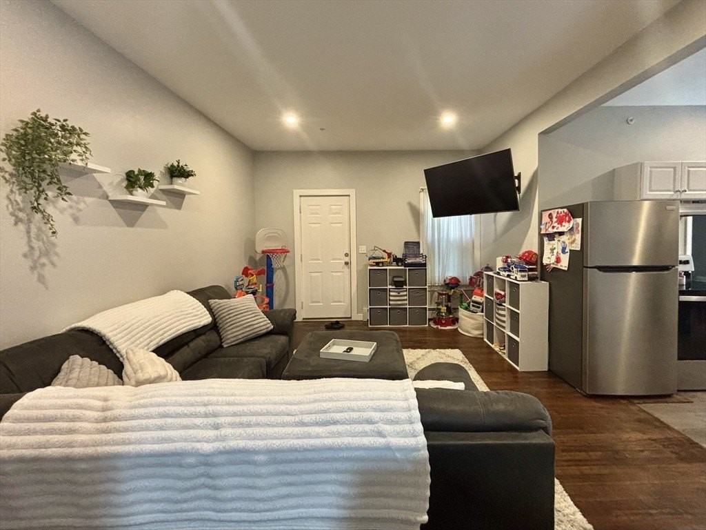 118 Vernon St #2 - Photo 3 of 14