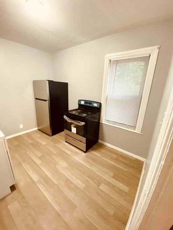 502 4th St #1E - Photo 5 of 10
