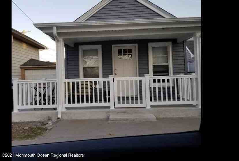 802 A St - Photo 2 of 13